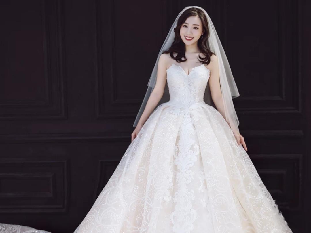 【小预算超值租赁】超值新款齐地婚纱+礼服两件套