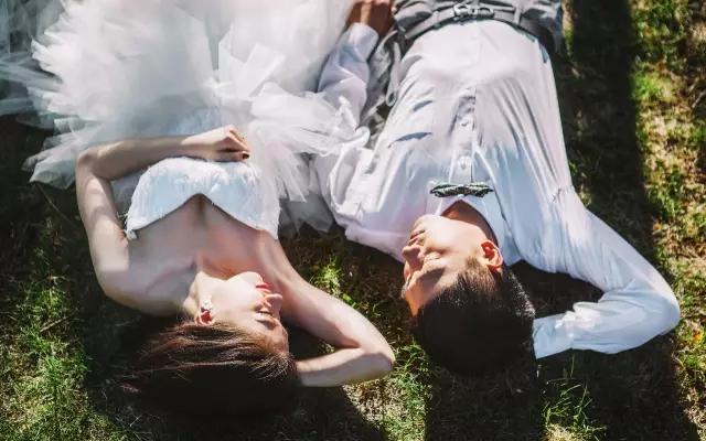 唯美婚紗套系 內(nèi)景+外景 精修30張