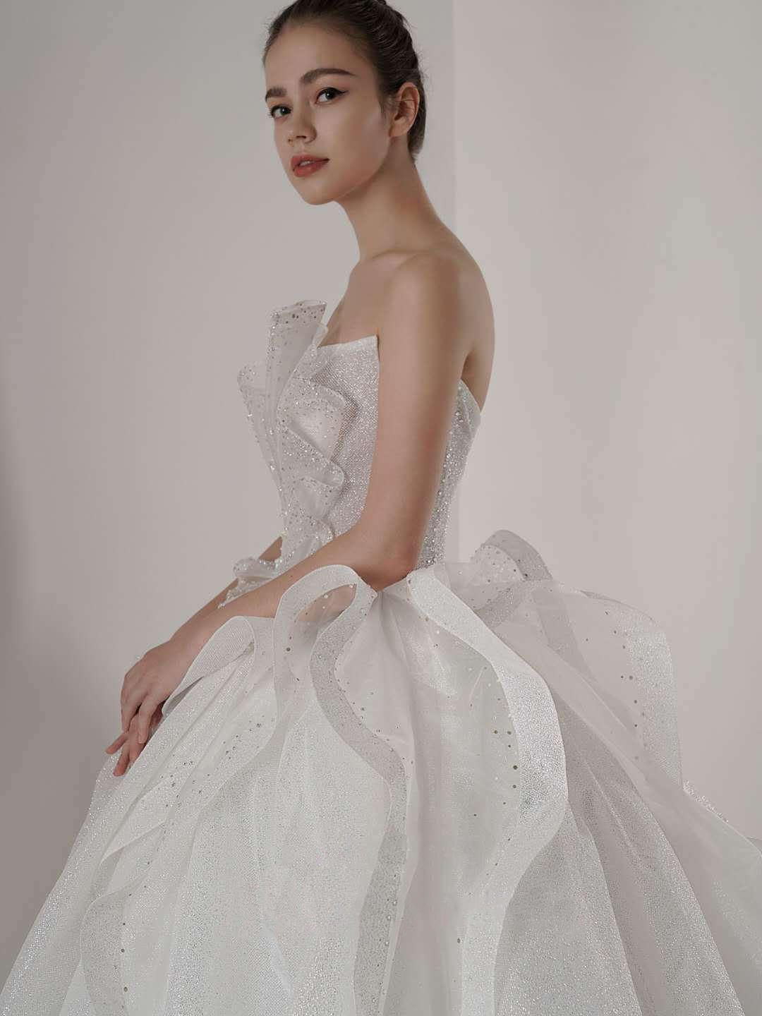 送全天跟妆  主纱+中式+敬酒服 送伴娘服