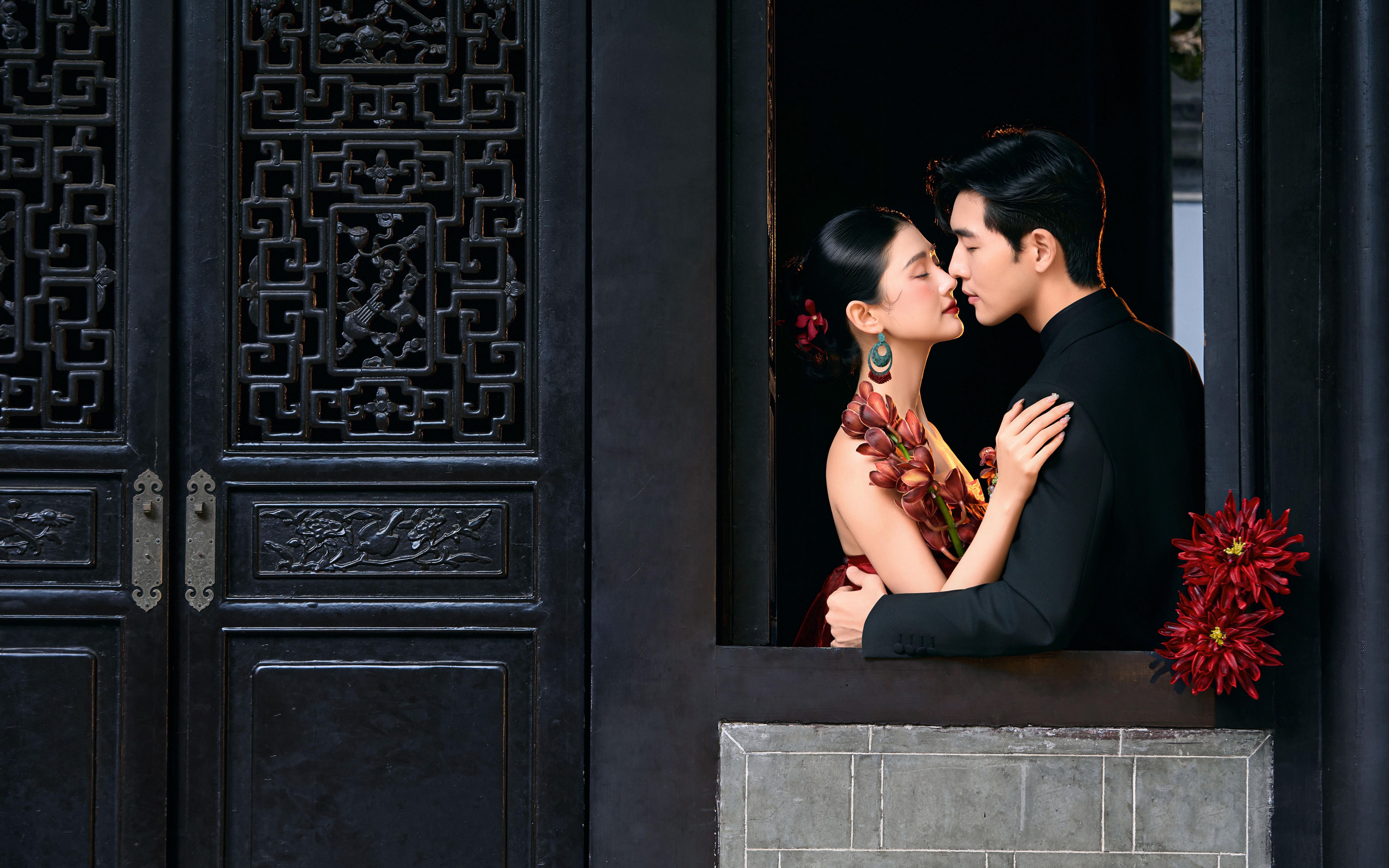 红色真的好衬人 这组新中式真的选对了