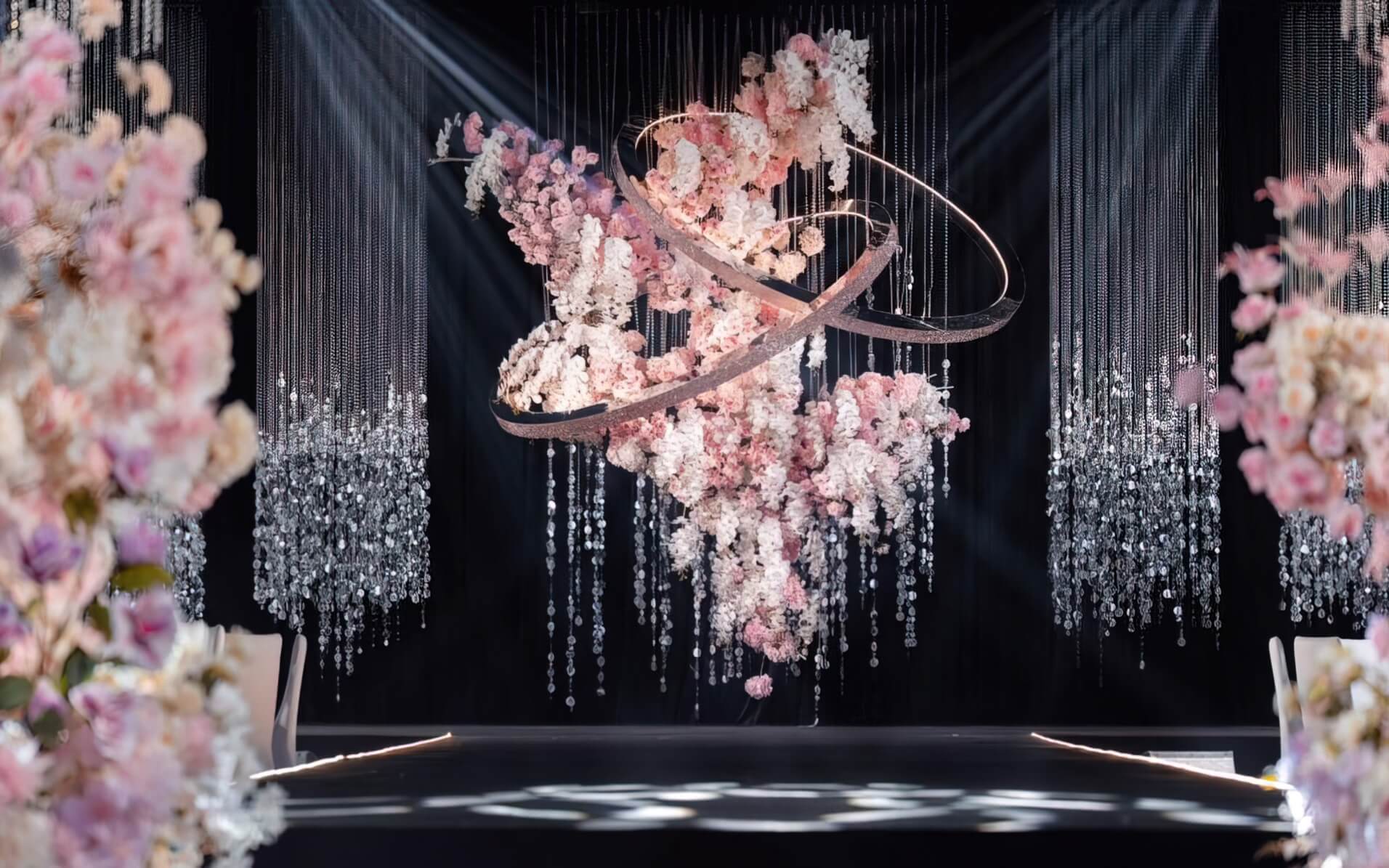 粉色圆环线帘婚礼