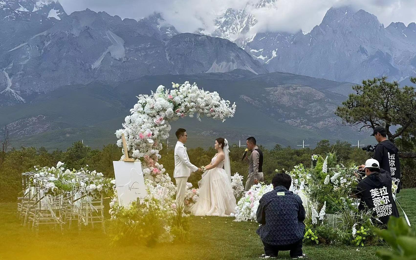 普通女孩的丽江雪山婚礼+旅拍婚纱照也可以很美