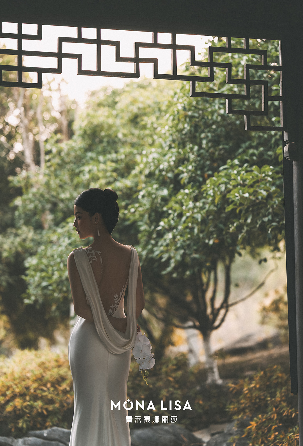 高级感拉满的民国园林婚纱照