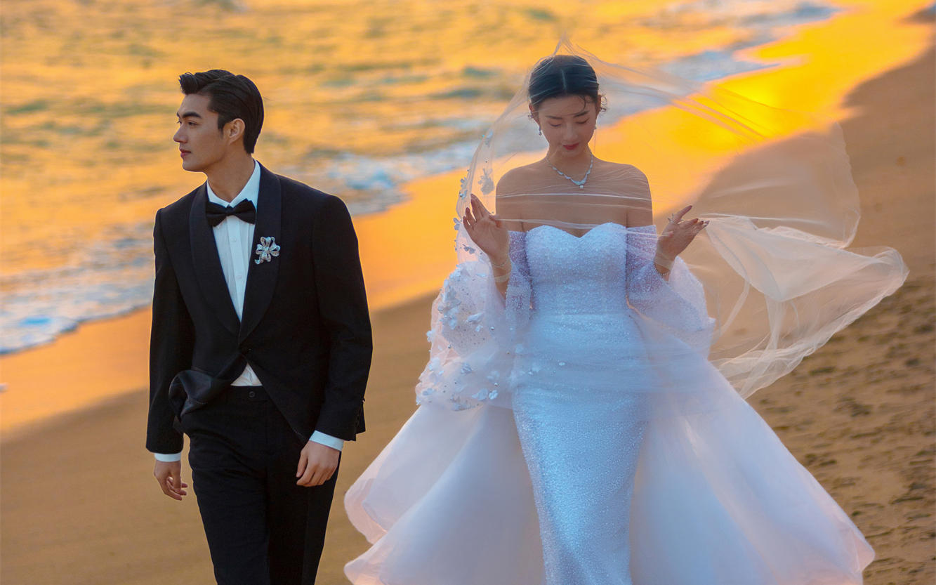 三亚礁石夕阳婚纱照｜落日🌇真的太美啦