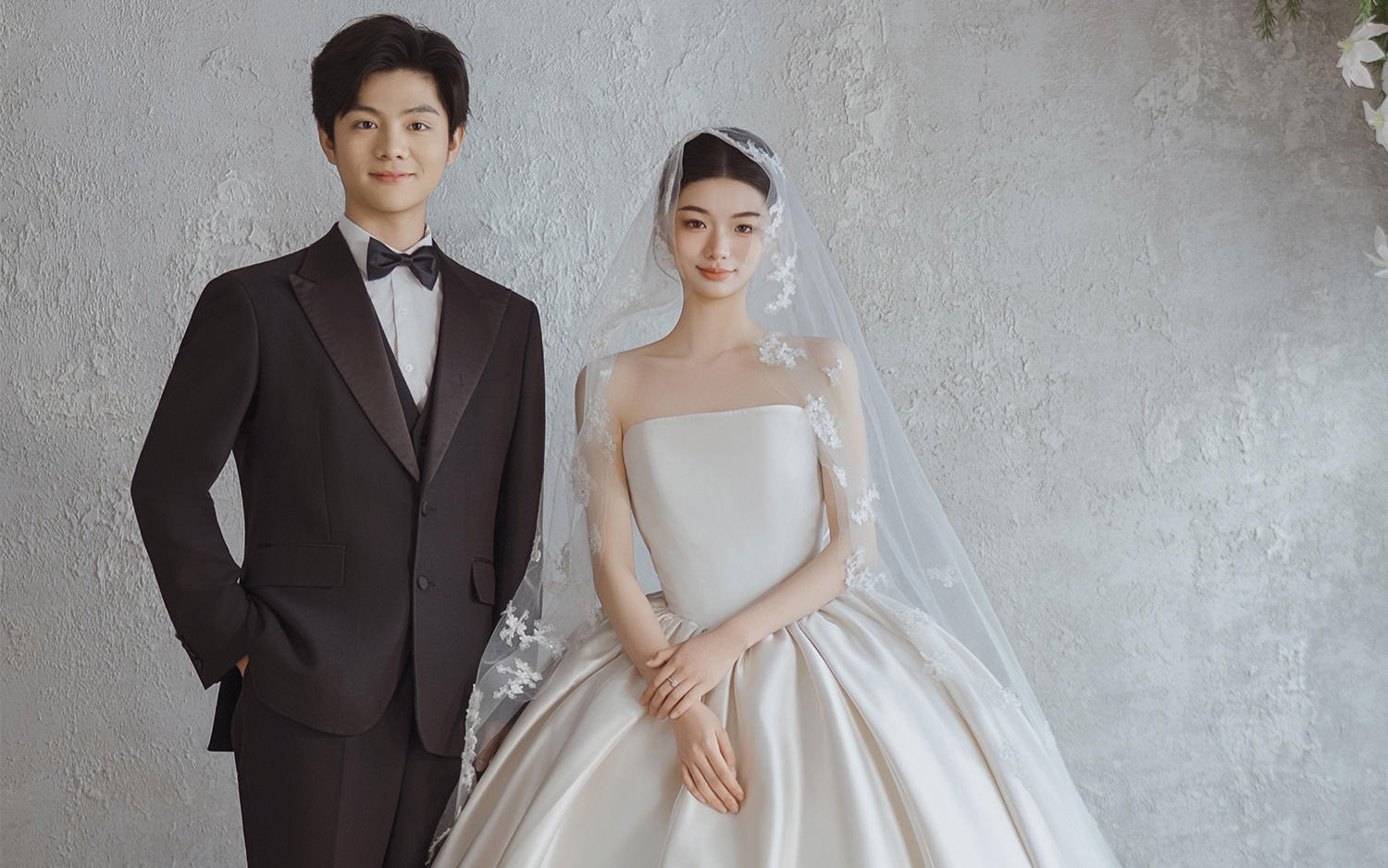 總有一束光會(huì)為我而來-簡約法式婚紗照