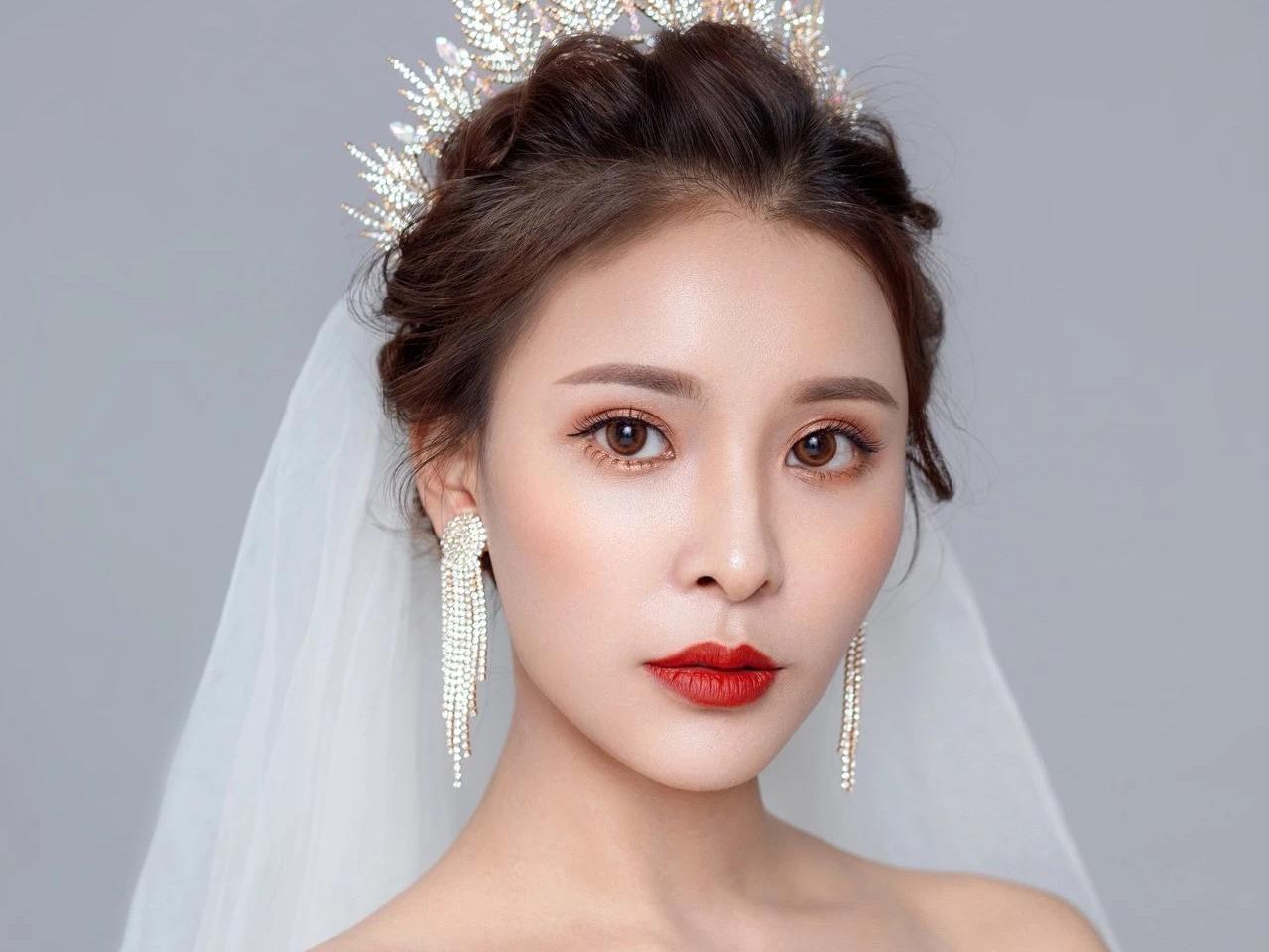 全天新娘跟妆——资深化妆师＋副化（全天跟妆）