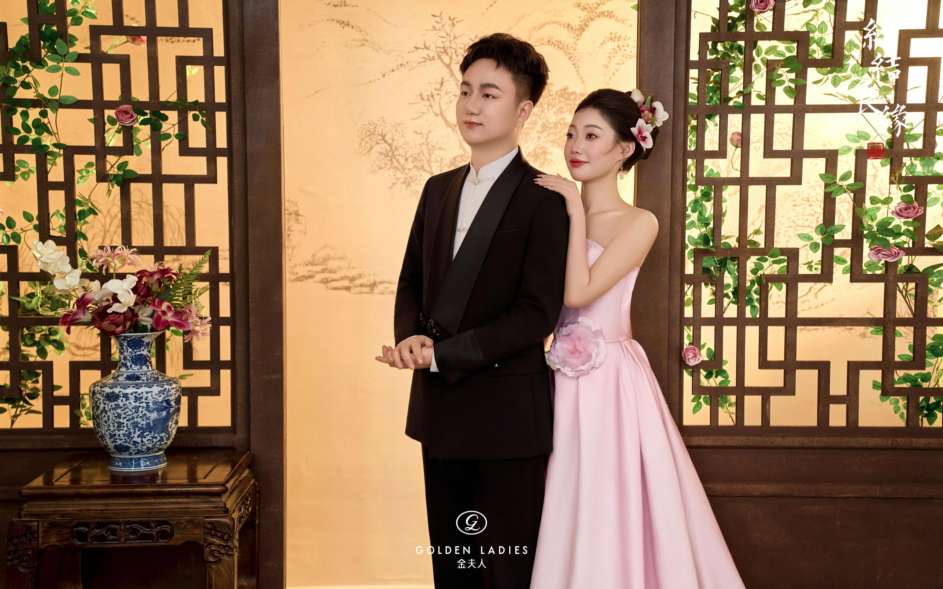 草坪婚照封神??浪漫到骨子里??