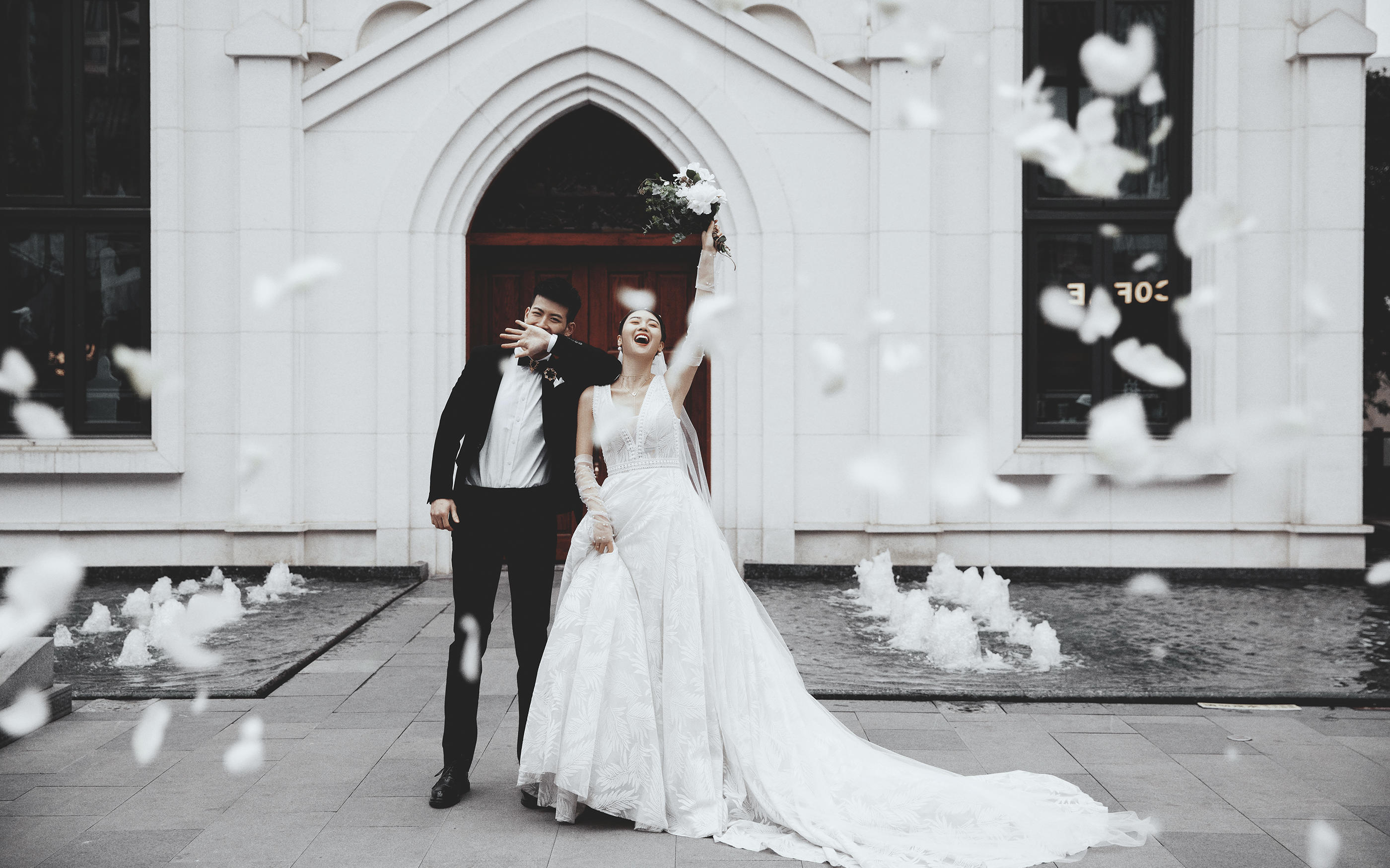 【人气精选】8服8造+万元婚嫁大礼包邮|接驾