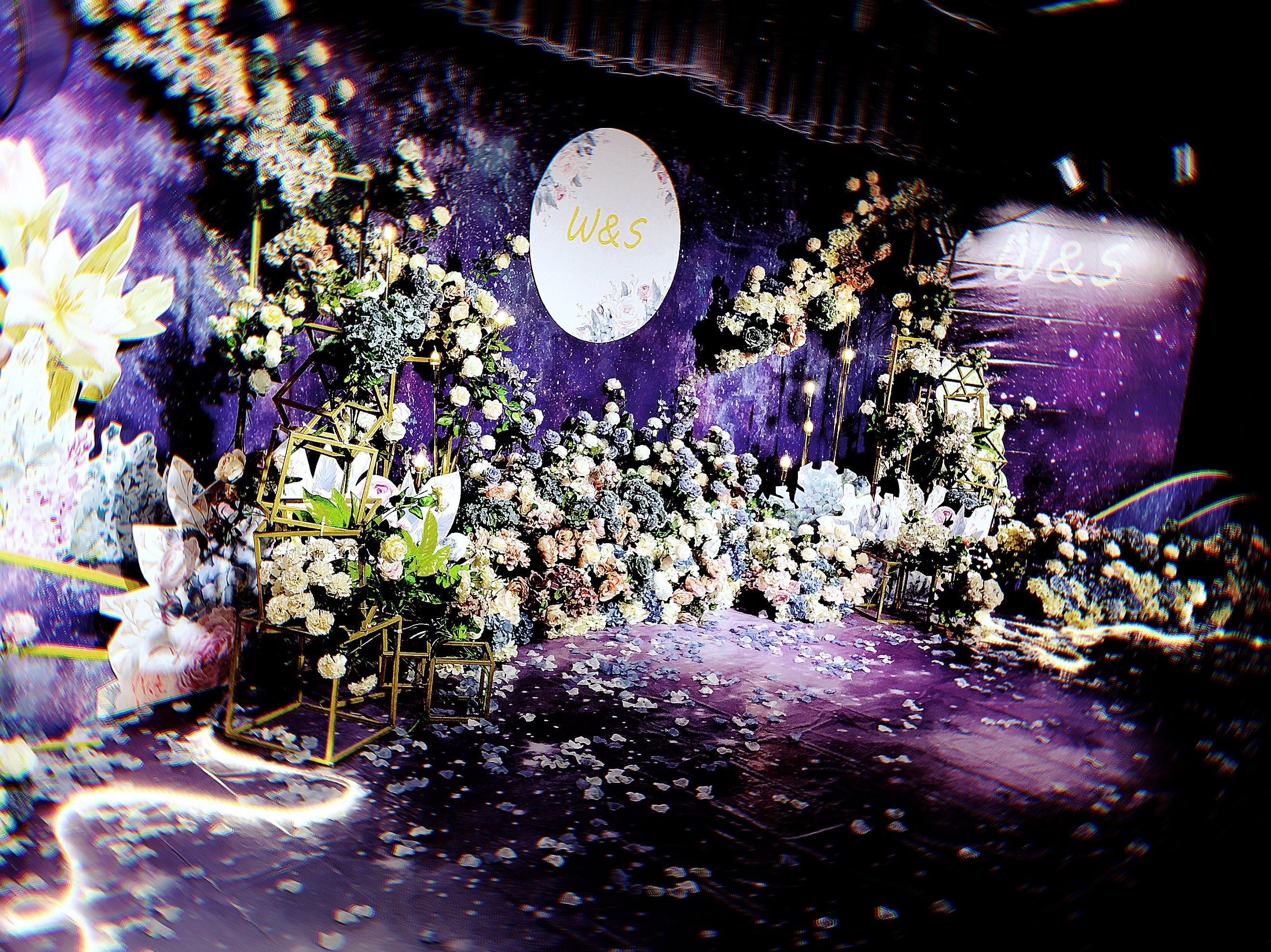 喜爱婚礼 紫色浪漫全吊顶布置礼堂婚礼