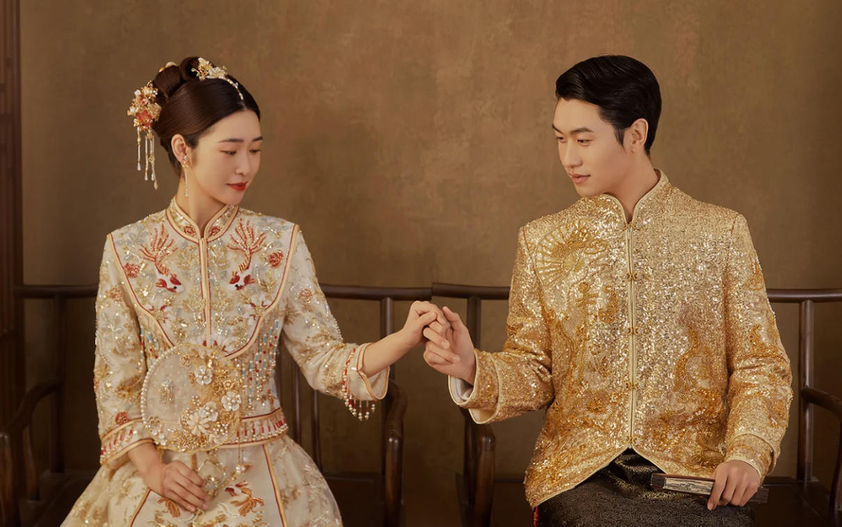 客片分享~美到骨子里的金色秀禾婚纱照