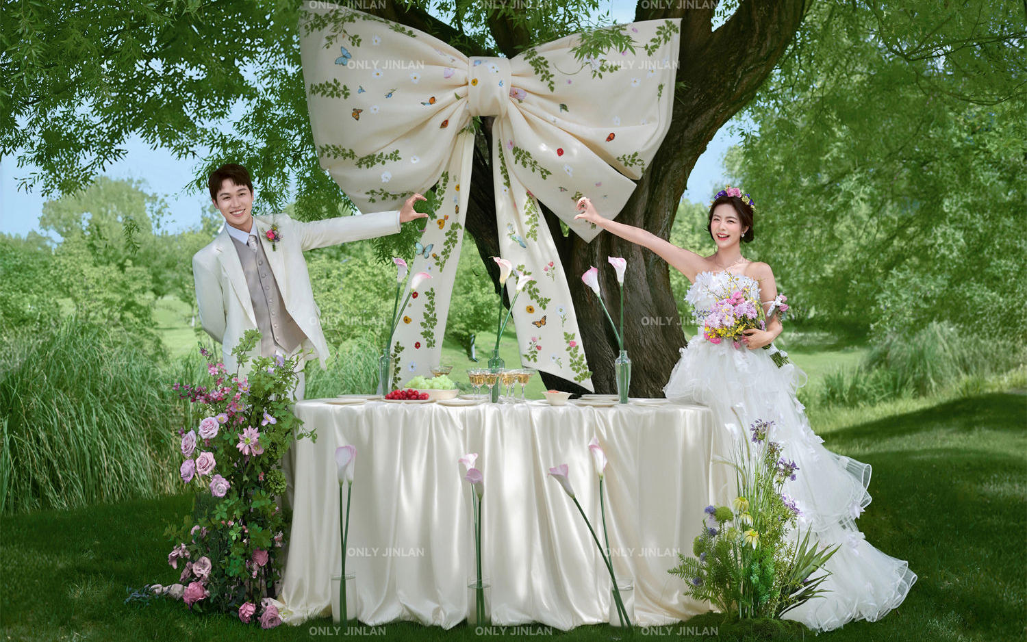 超大蝴蝶结草坪婚纱照，少女心炸裂