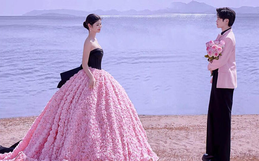 【夢幻朦朧美感的水邊婚紗照】