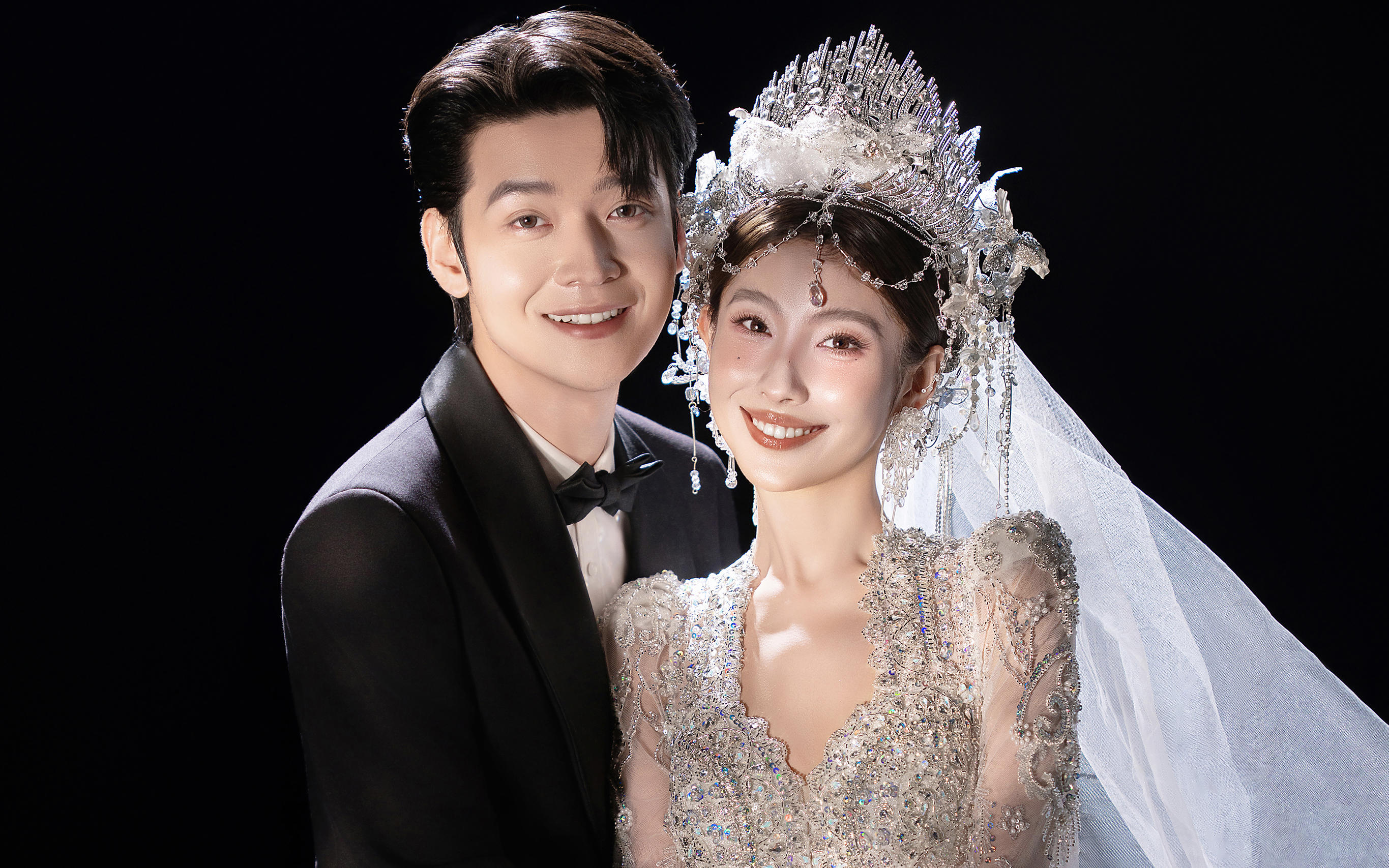 反復(fù)心動(dòng)?愛慘了我的氛圍感簡(jiǎn)約光影婚紗照 