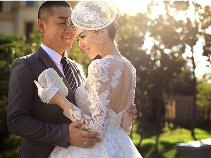特惠婚纱_动漫婚纱情侣头像