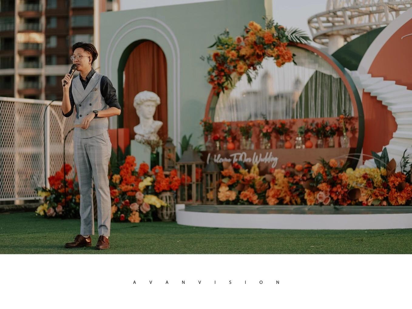 资深主持+婚礼督导＋声画导师