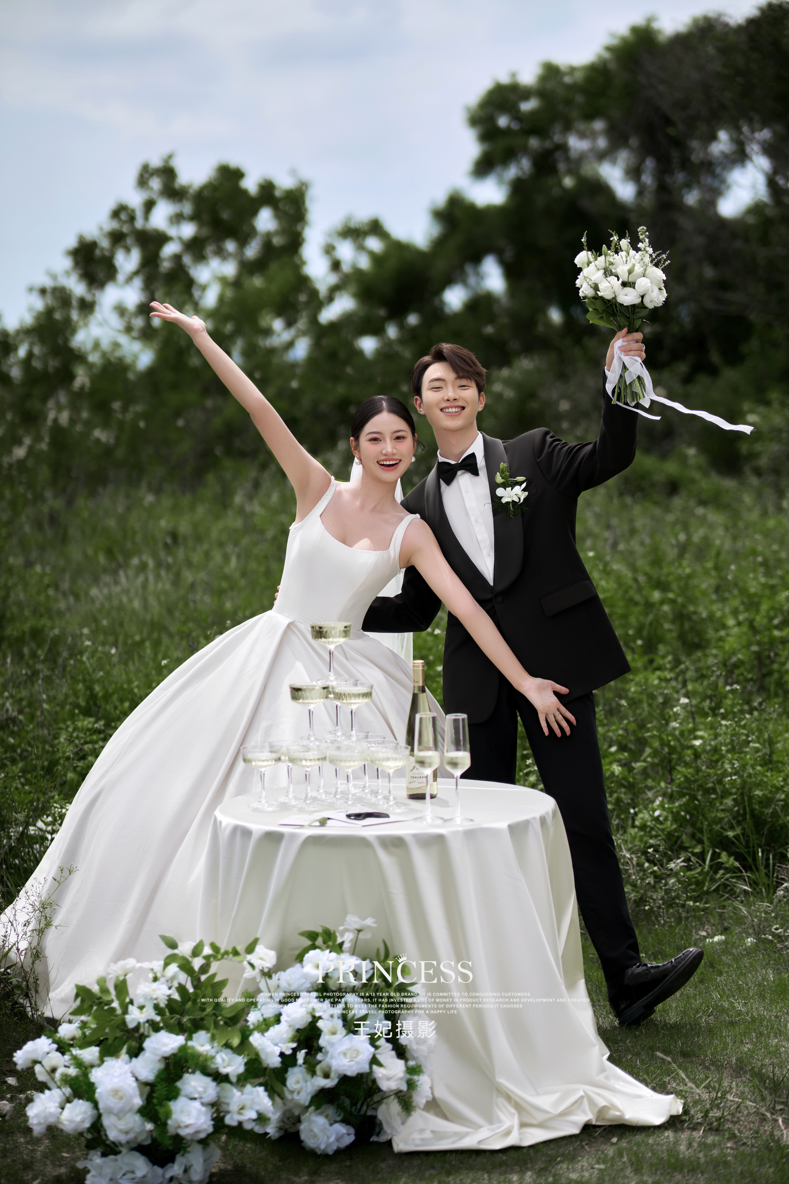 把婚礼现场搬进婚纱照是种怎样的体验！