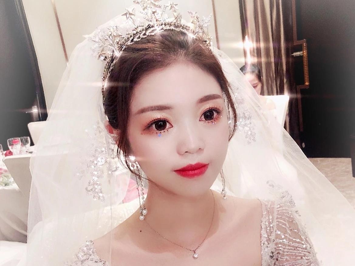 玖玖美妆资深老师全天婚礼跟妆