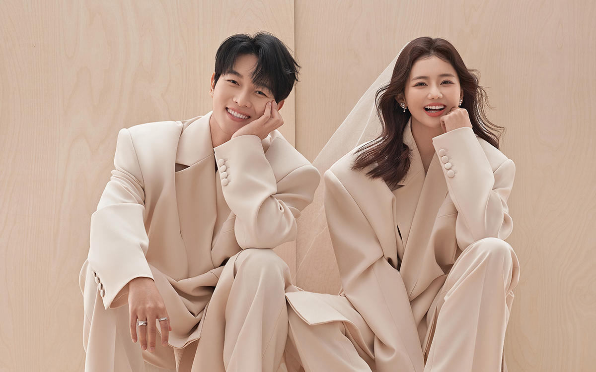 又甜又酷的西装婚纱照♥超符合年轻人