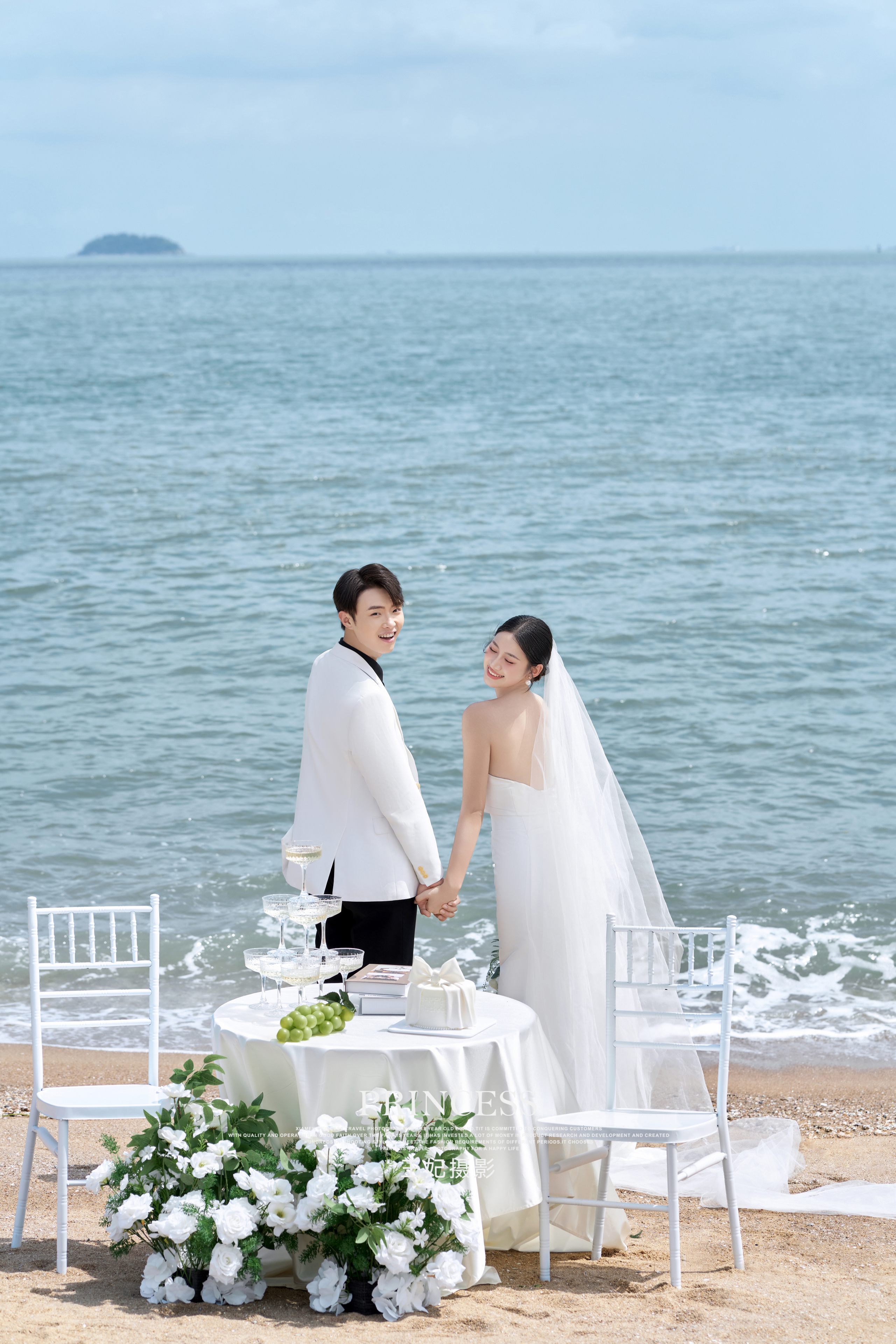 打破传统外景婚纱照风格 仪式感与自然并存