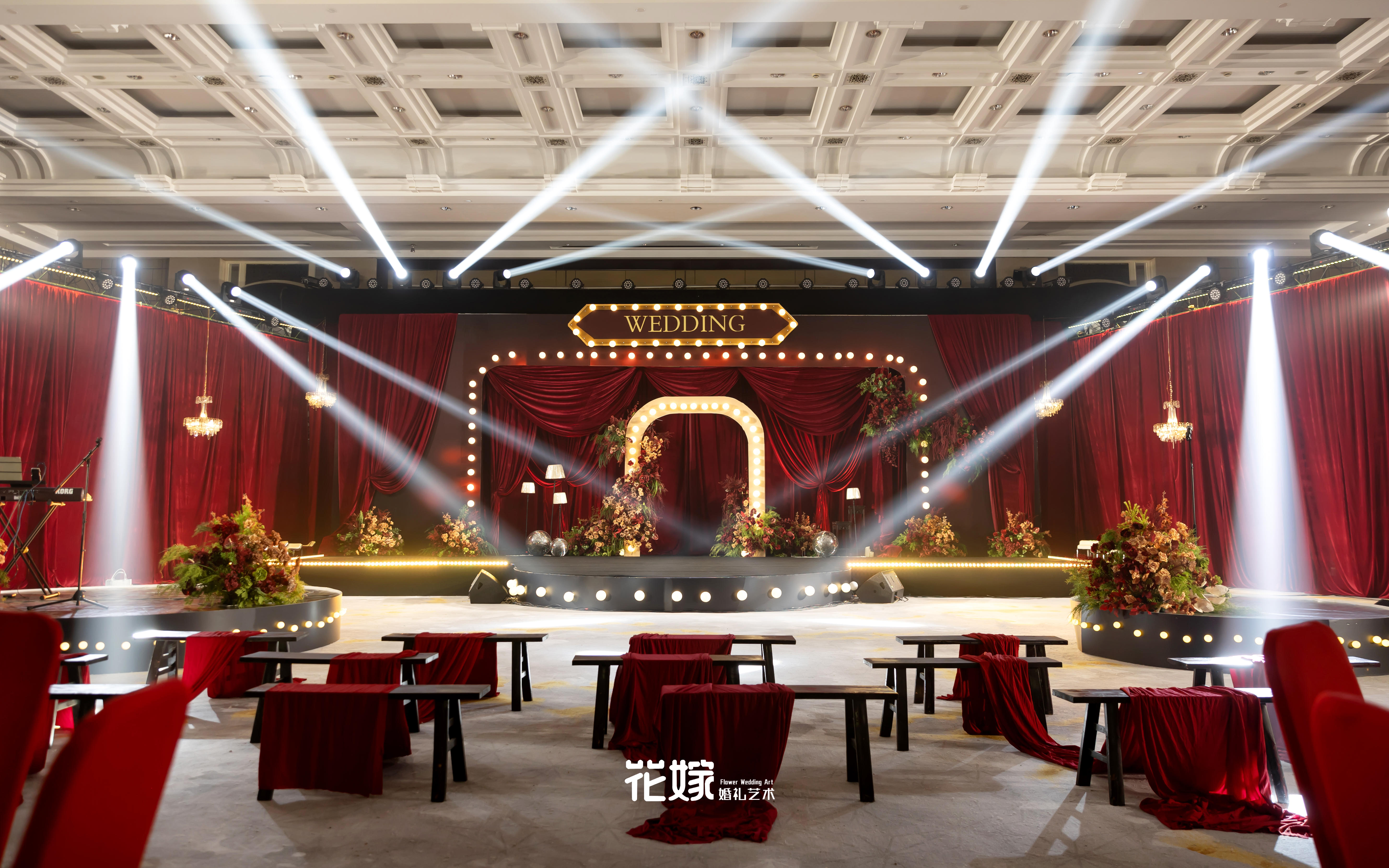 【花嫁婚礼】高级感的剧院风婚礼场景 红色复古婚礼