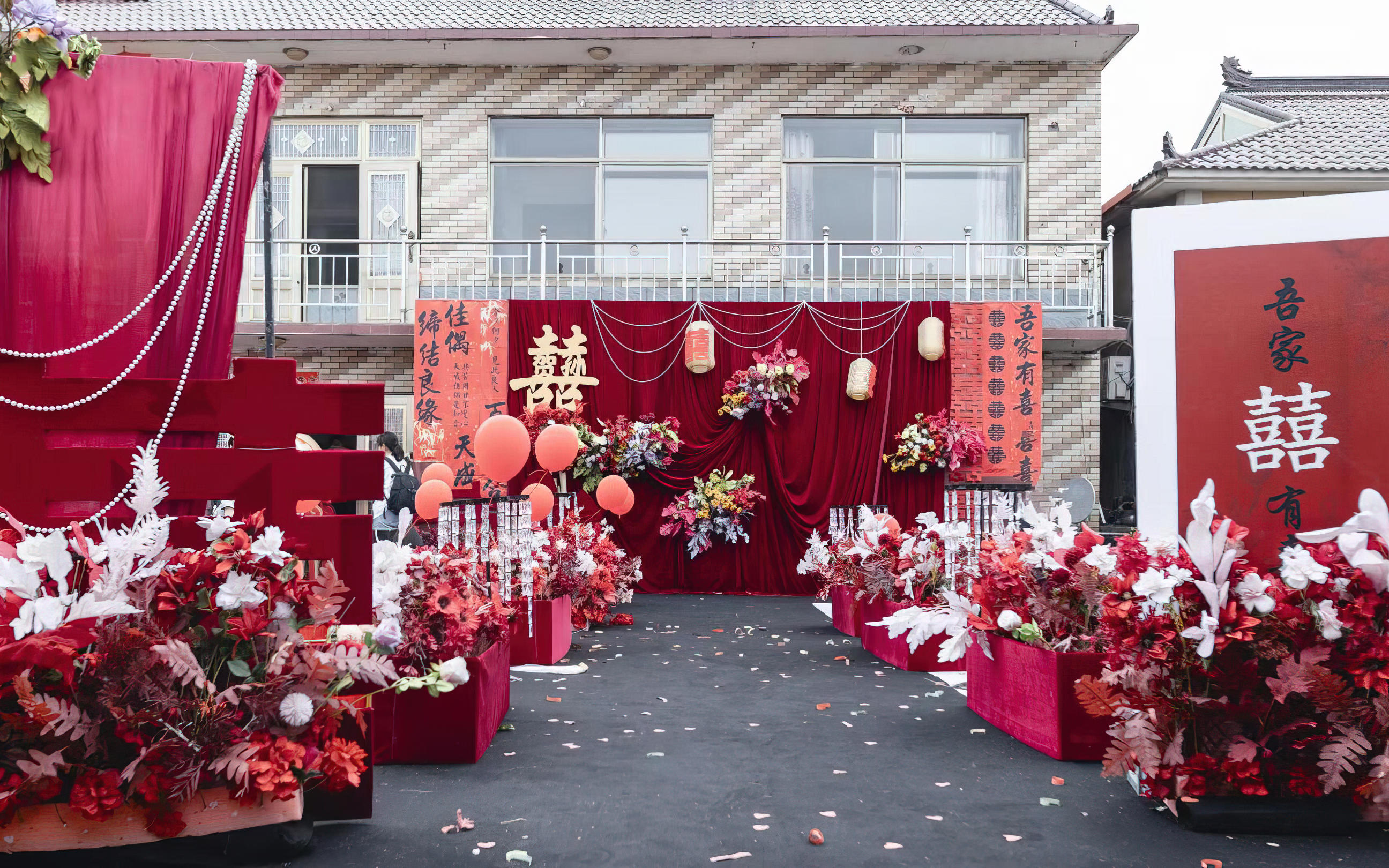 自家紅色系布?；槎Y