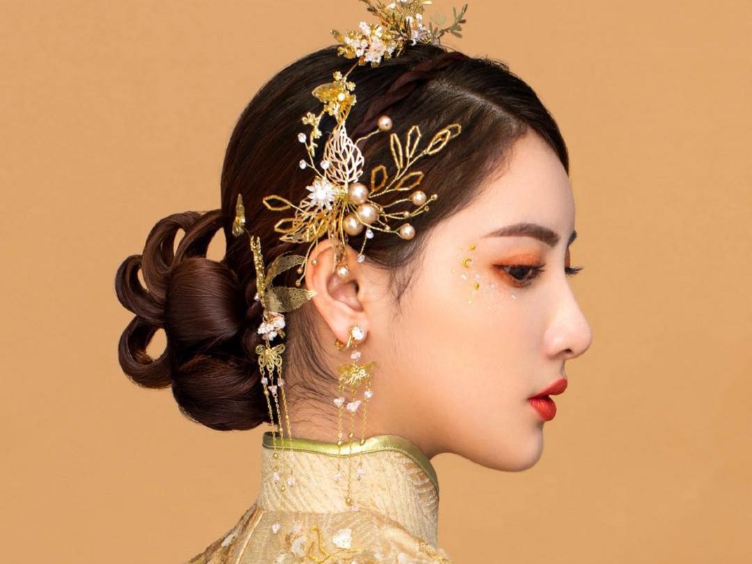 【总监化妆师】妆造4套+亲友妆+美甲