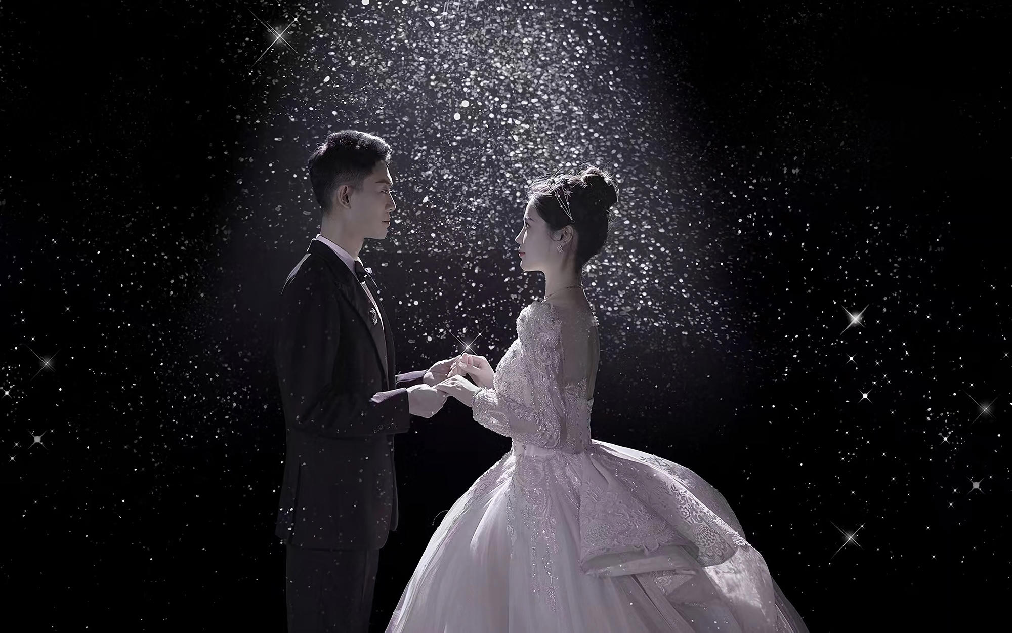 一眼就爱上的光影氛围感十足的婚纱照