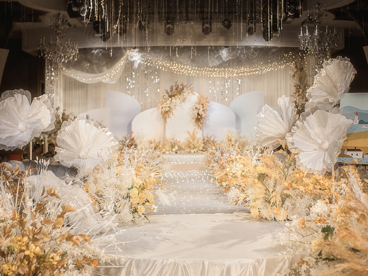 春日里的蜜糖罐 带着满怀的甜 许下这永恒的誓言