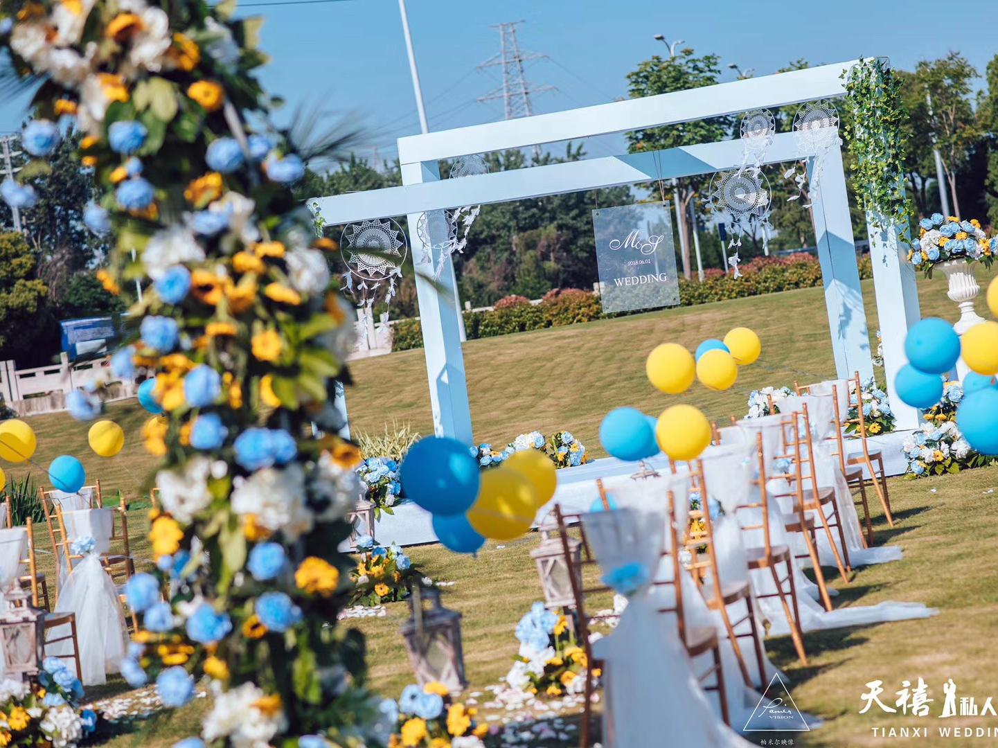 待到春暖花开，我们来办一场仪式感十足的户外婚礼。