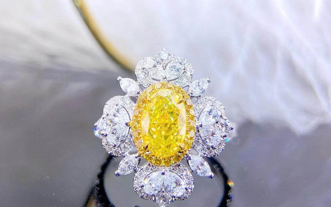 GIA 1.4克拉十字花椭圆黄钻戒