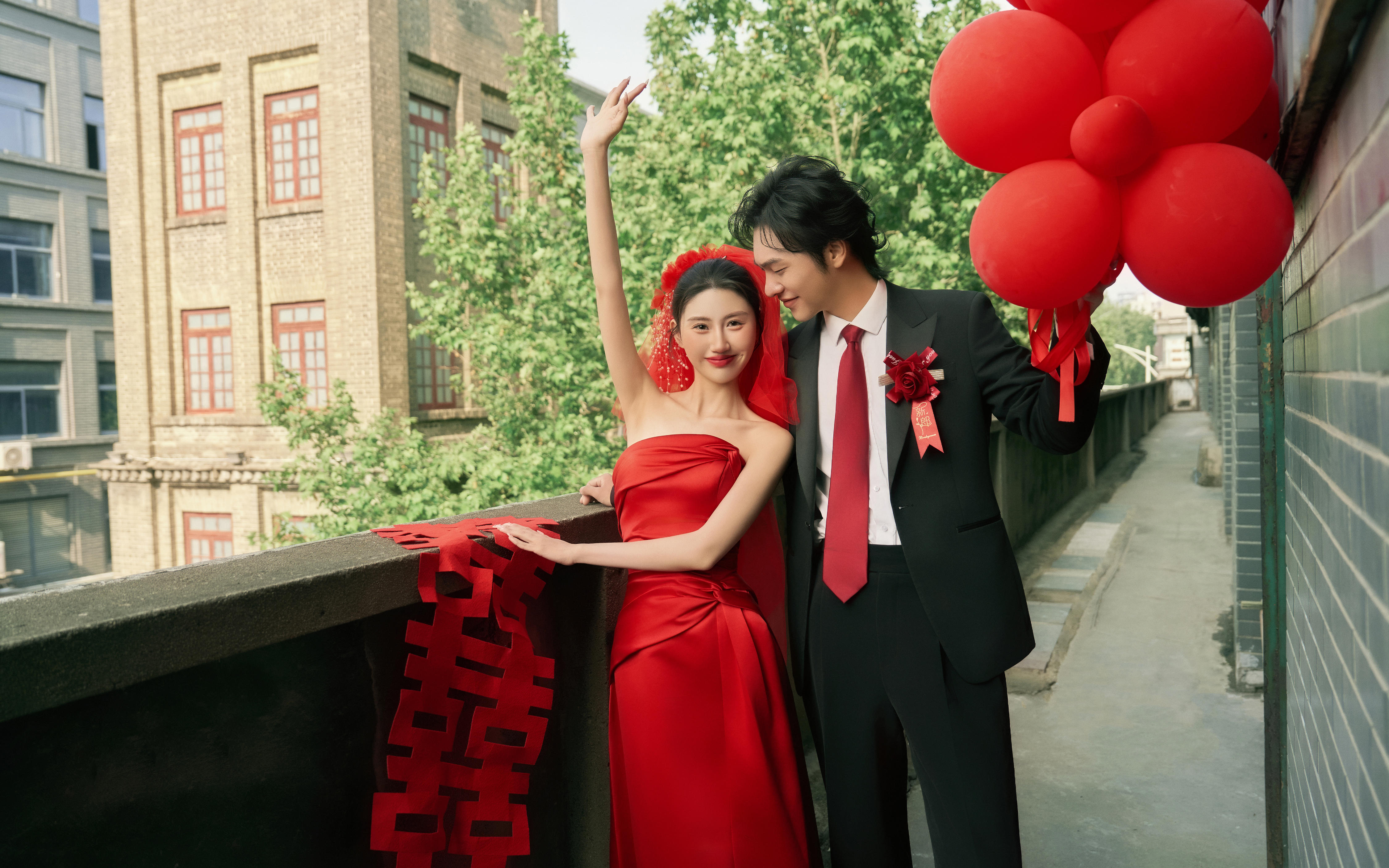 喜嫁街拍婚纱照🎊把幸福“拍”进烟火人间