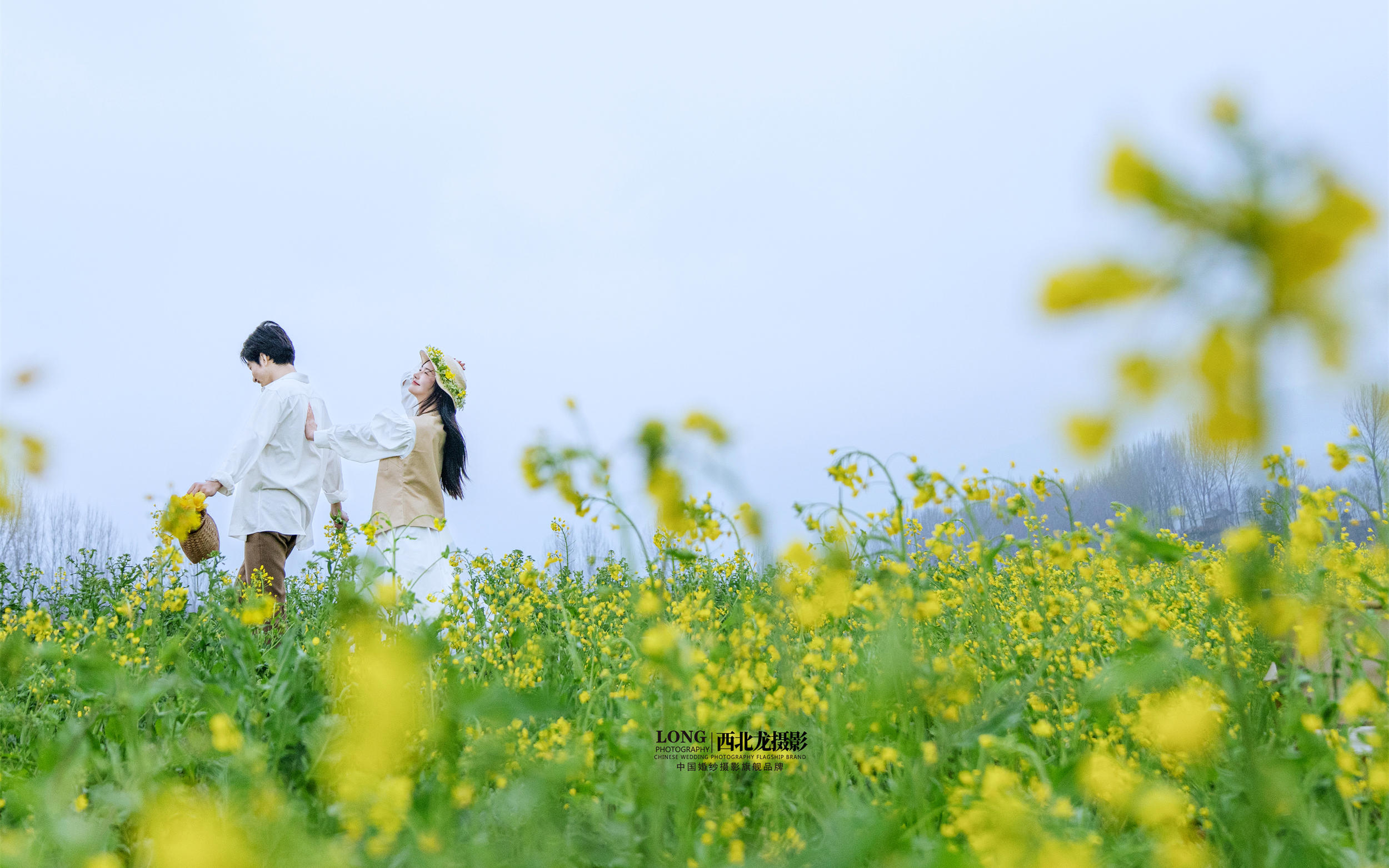 🌼油菜花海婚纱照，把春天穿进镜头里