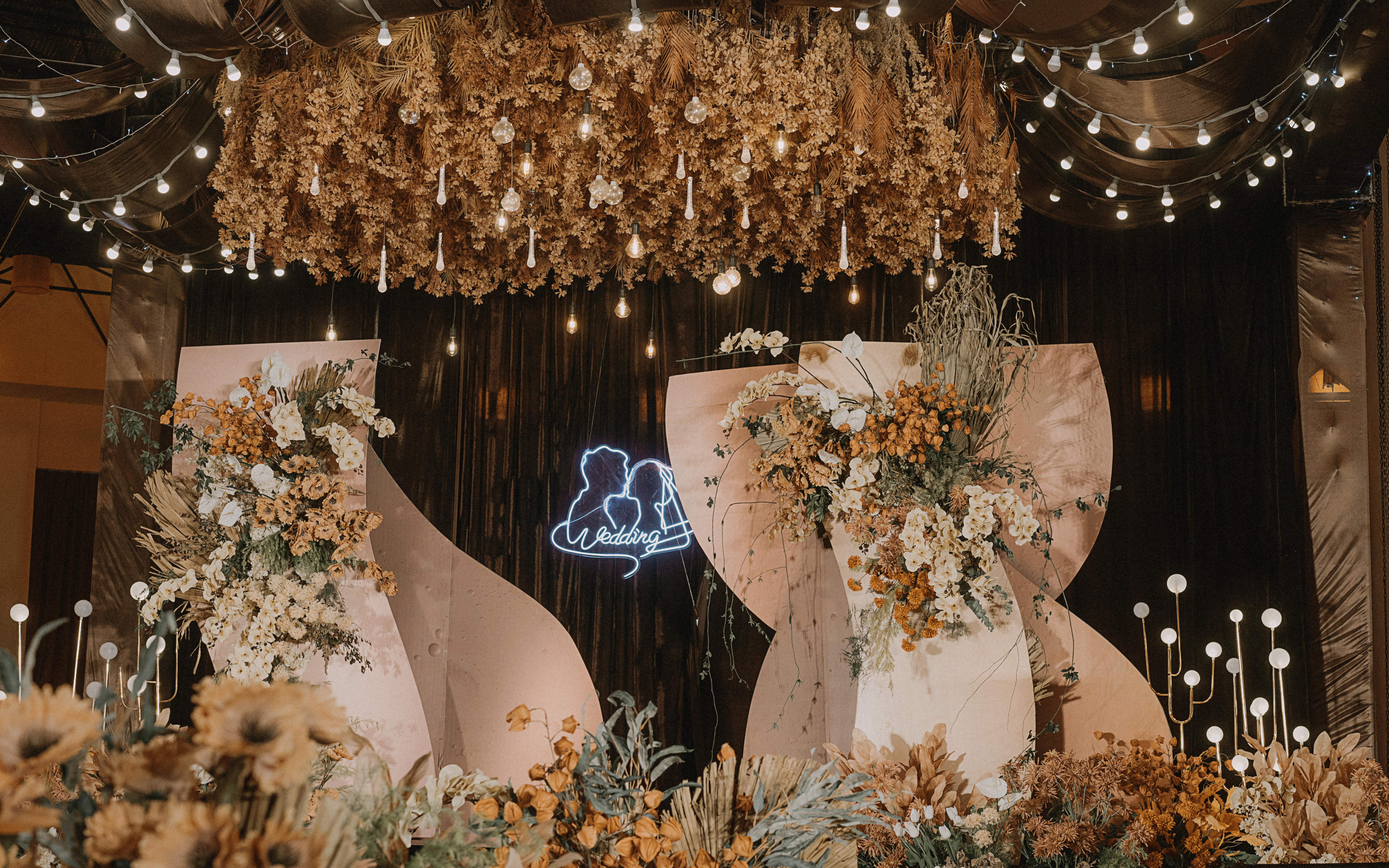 焦糖色的浪漫，是我們的開(kāi)場(chǎng)