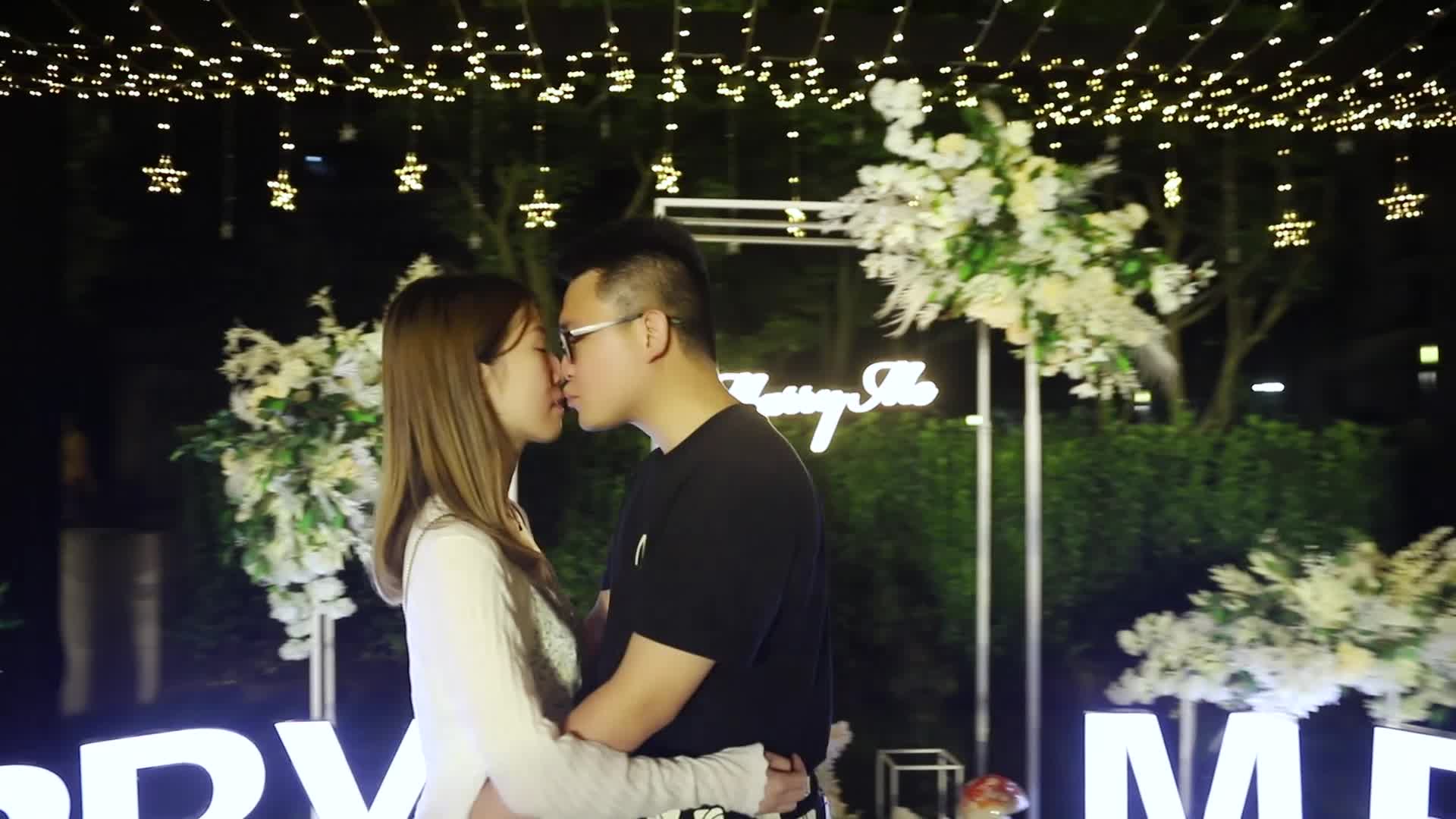 户外草坪求婚惊喜流程专属设计