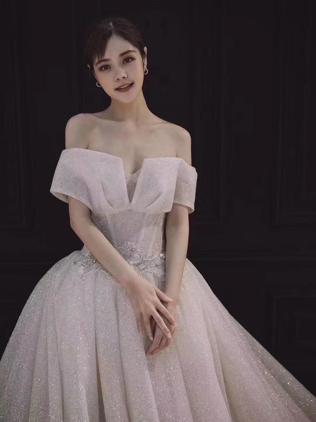 【公主系】一字肩梦幻超闪公主系蓬