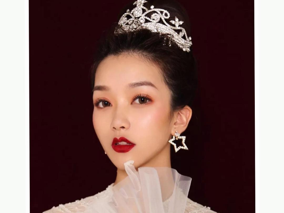 高端齐地婚纱+重工刺绣秀禾服+敬酒礼服超值套餐