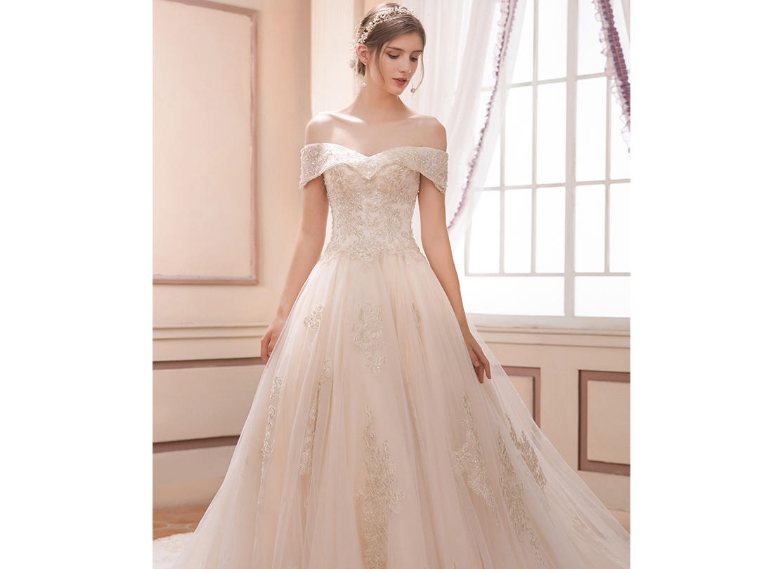 【阿兰婚纱馆】一字肩法式显瘦轻婚纱礼服套系