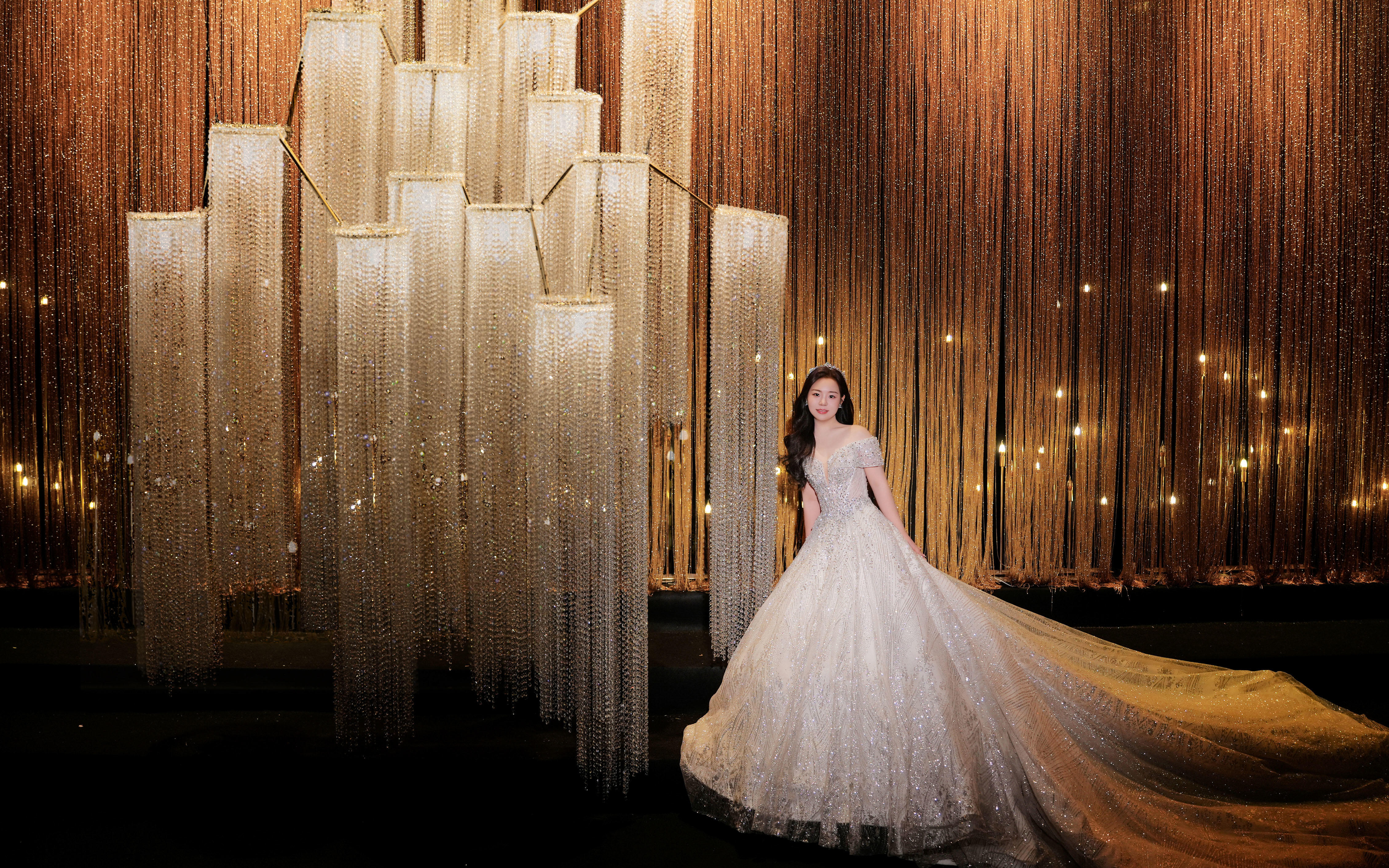 「?????曜光」｜濱奧皇冠假日酒店