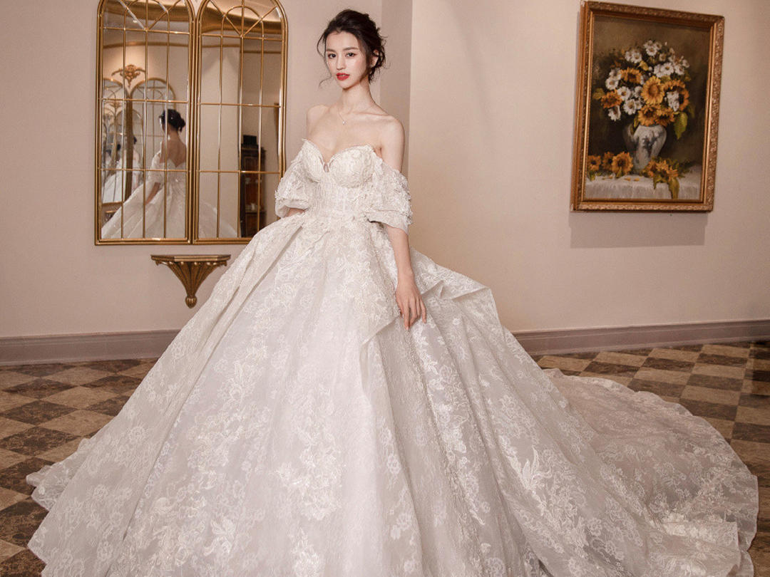 【私藏经典】高定婚纱3件套+跟妆+伴娘服