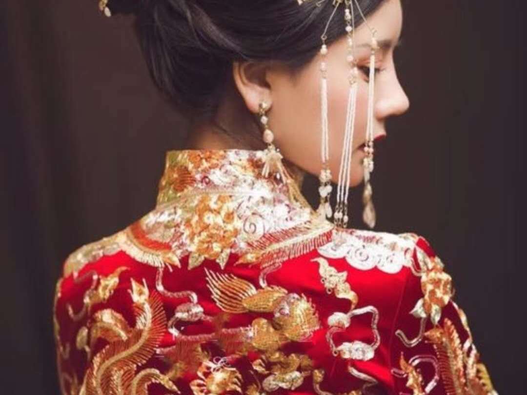 手工刺绣龙凤褂－－时尚　精美