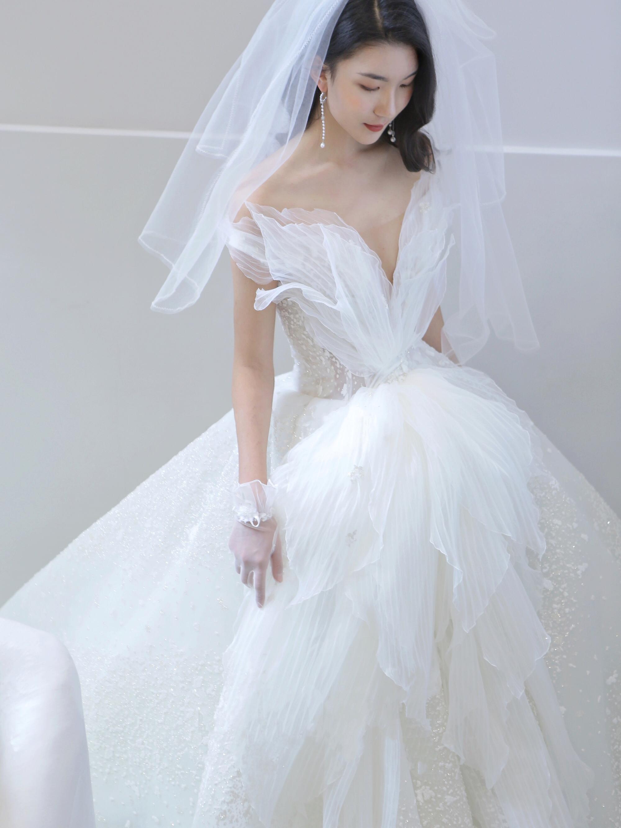 【999小预算家宴必选】婚纱+敬酒+伴娘服6件套