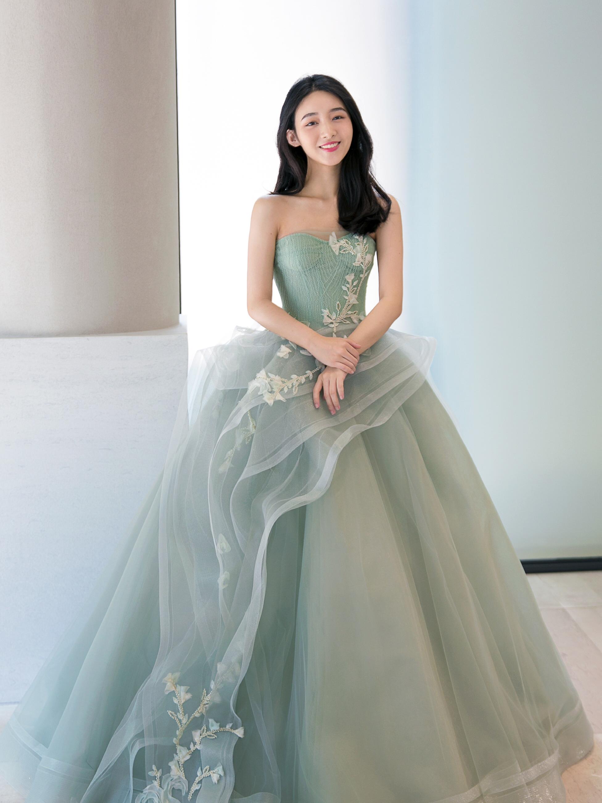 在武汉每三个人选择工作室，就有一个人选择拾贰婚纱