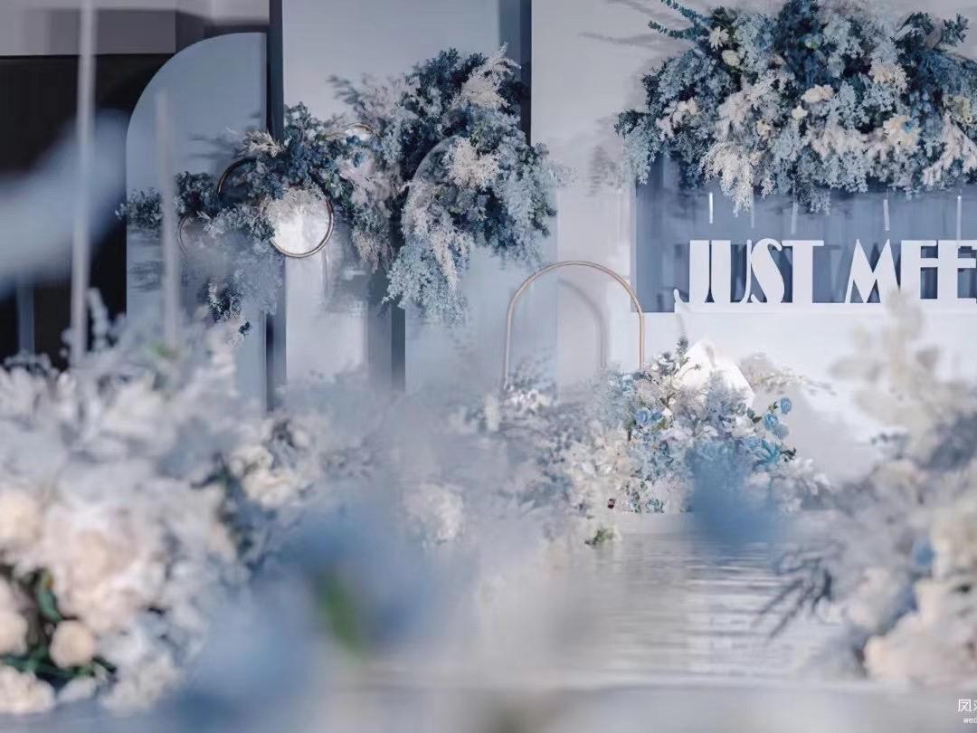 【凤求凰婚礼高新万达店】18999元精致小众套餐