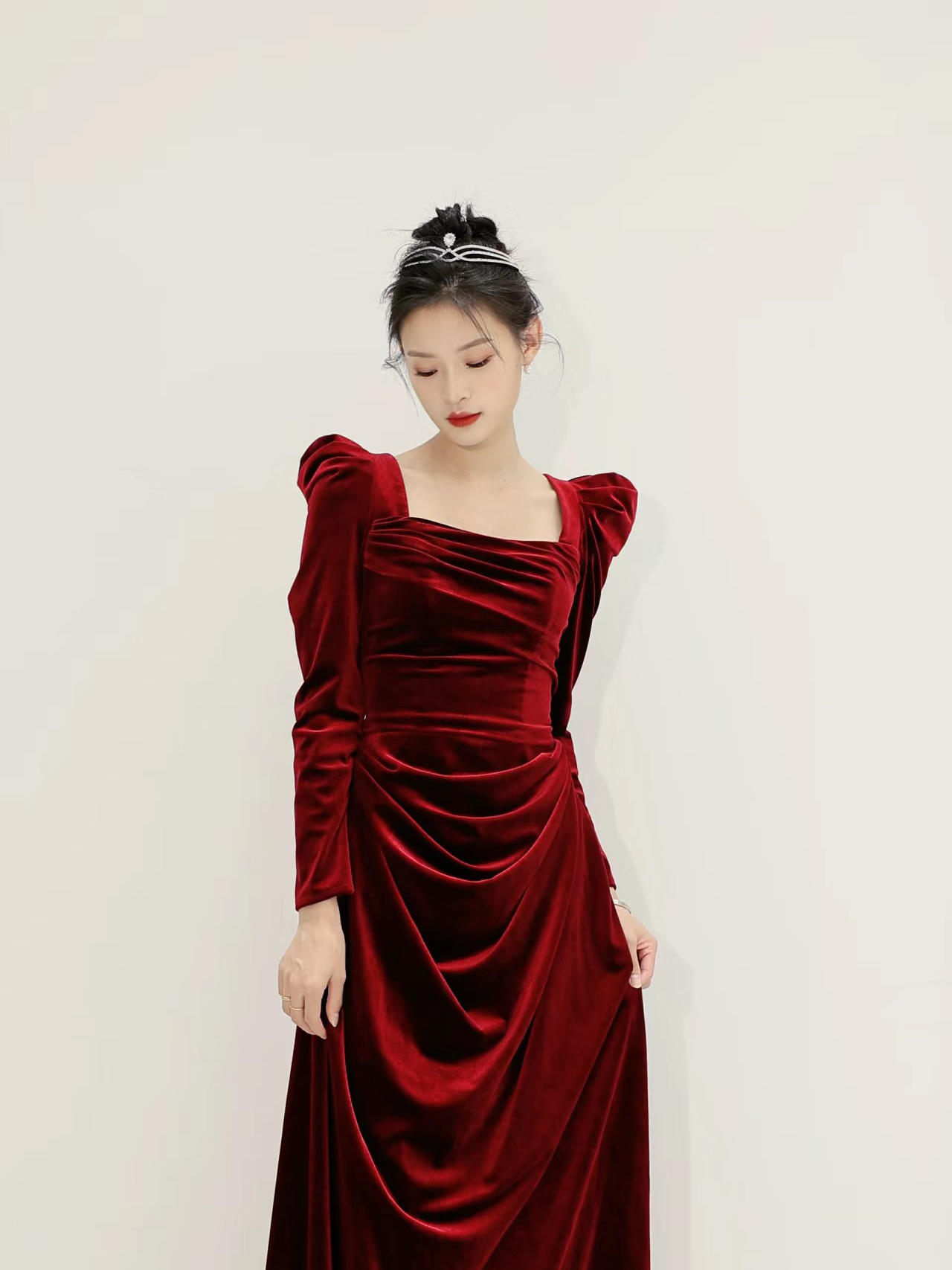 复古丝绒长袖礼服