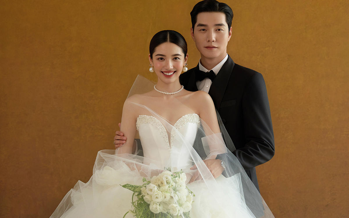 不小心把室内婚纱照拍成了油画❤复古风