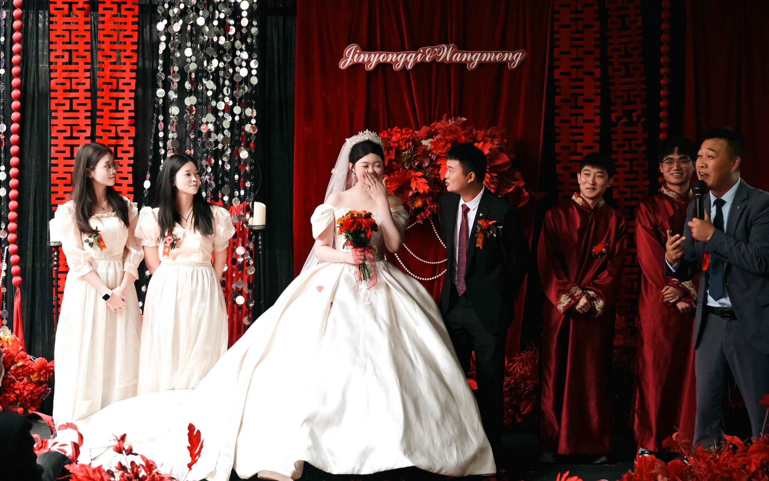 【紅妝】在農(nóng)村辦婚禮，婚禮照片沒(méi)眼看嗎