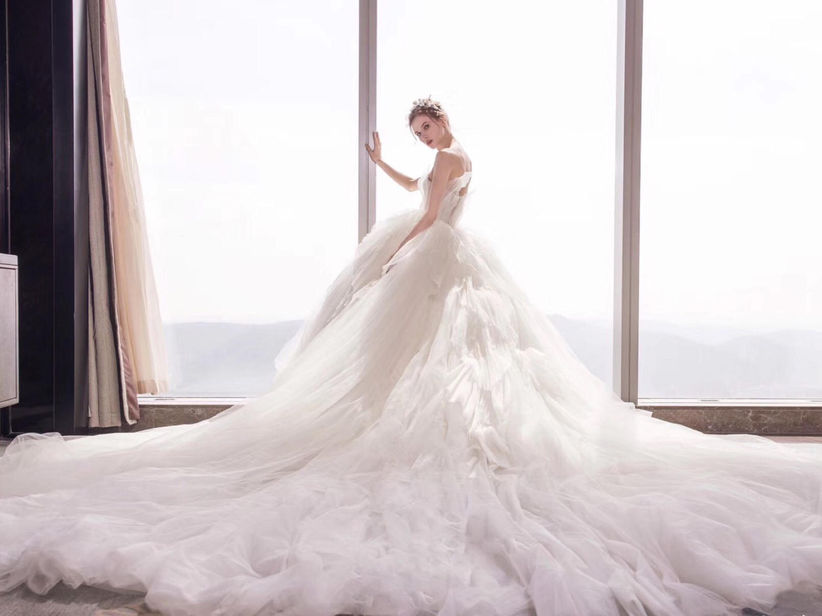 凡一高级定制主纱、高级定制中式、敬酒服三件套