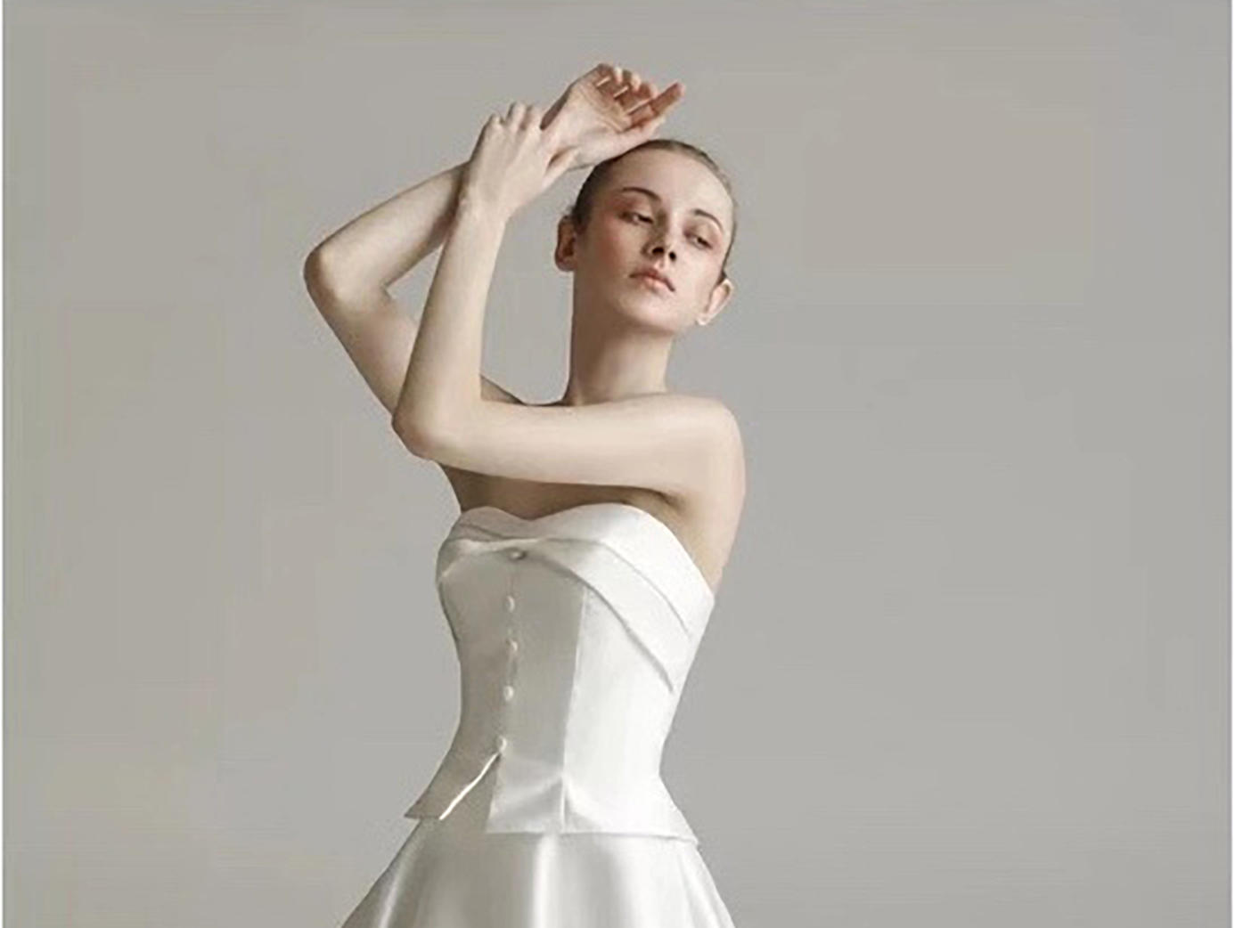 【赫本风】新款复古显瘦抹胸缎面简约法式拖尾婚纱