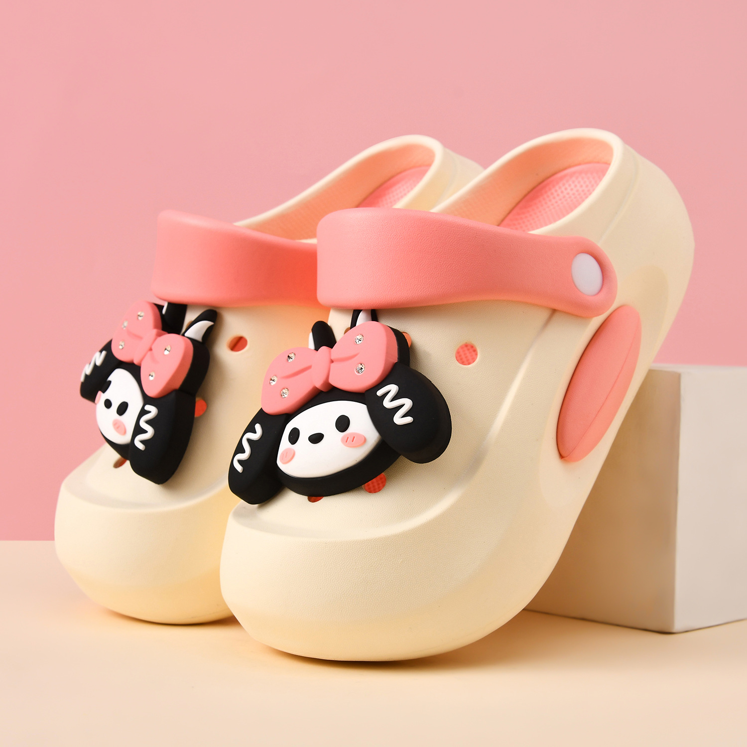 新娘伴娘結(jié)婚婚禮專(zhuān)用洞洞鞋  軟底防滑久穿不累腳