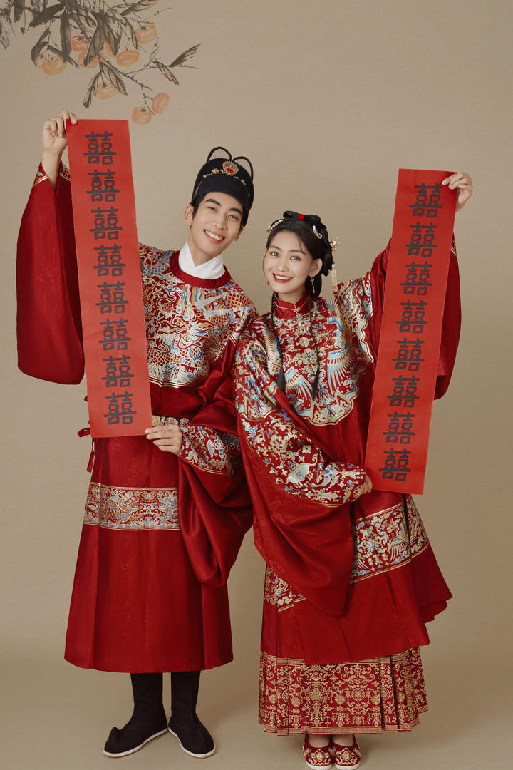无法拒绝甜宠俏皮的汉服工笔画婚纱照